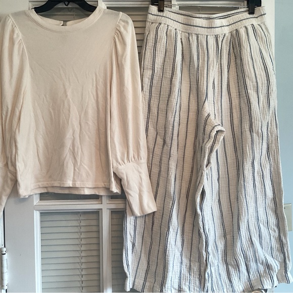 Madewell Pants - Madewell Wide Leg Striped Cotton-Linen Pants in Cream and Navy